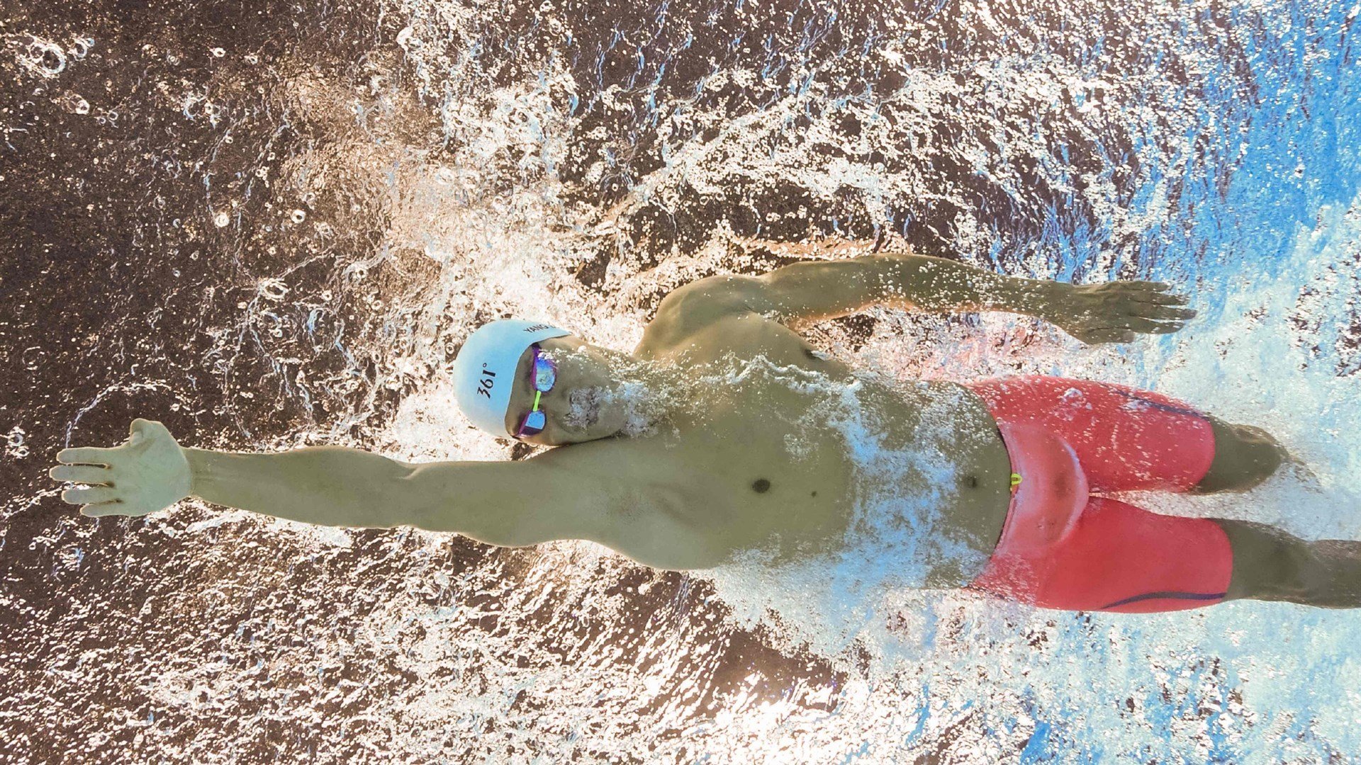 “六人制袋棍球赛场：东部新区展现极限速度与灵活性”